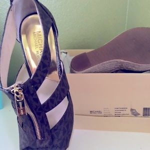 Michael Kors Brown 7.5 wedge